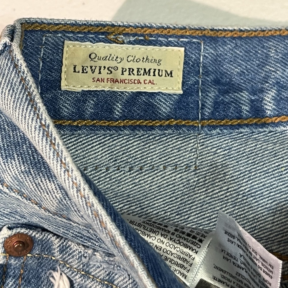 Levi's 501 90s‎ Premium Jeans Mid Rise Relaxed Straight Womens Size 27x32 EUC - Picture 6 of 10